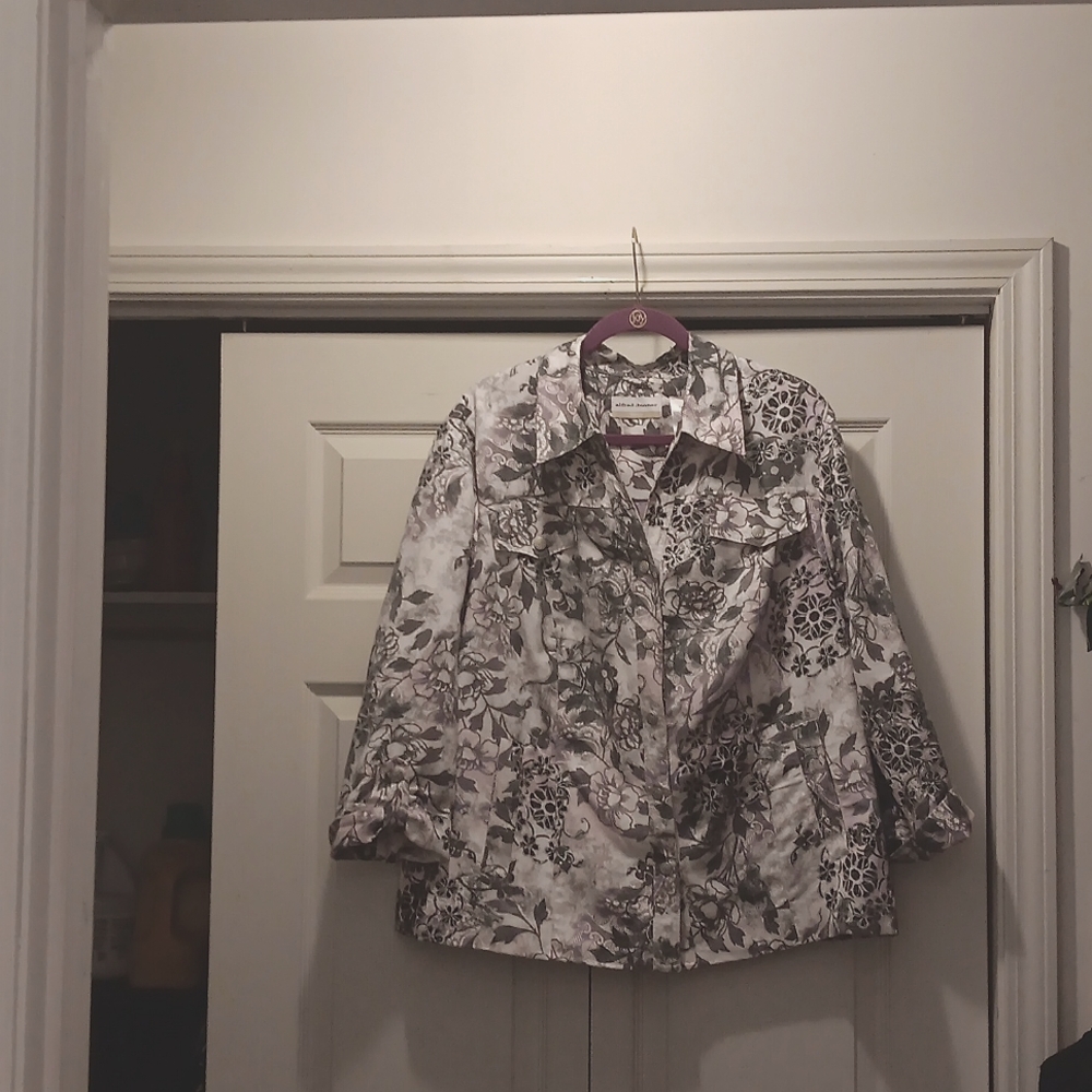 Alford Dunner...  Jacket...  16W purple, black, gray mixture...